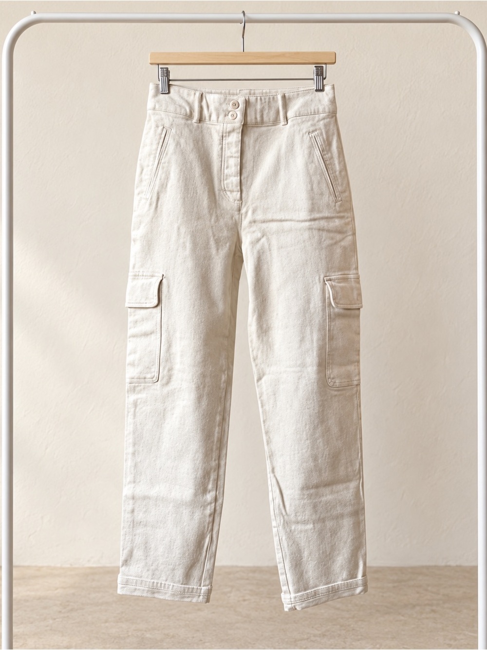 NWOT - Aritzia Wilfred Free Cream Cargo Pants Size 8 - women’s
